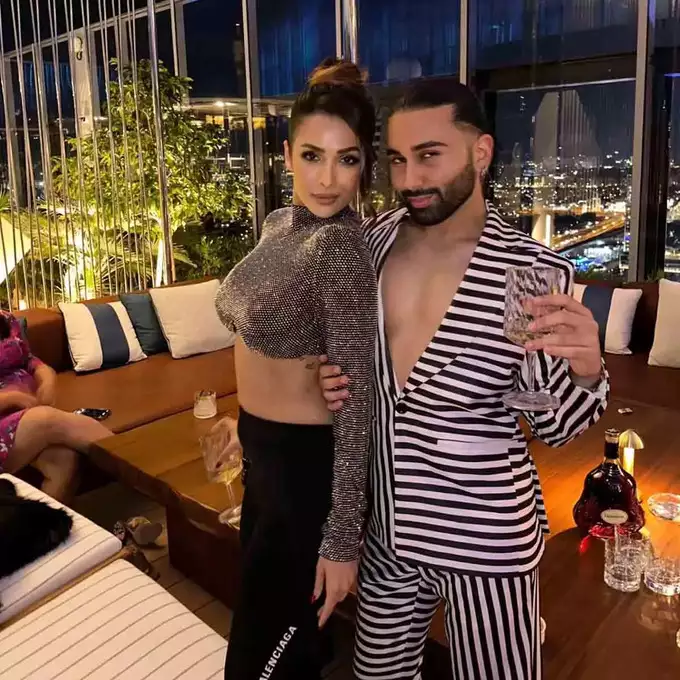 Malaika Arora: मलाइका अरोड़ा बेटे अरहान खान के साथ दुबई में की पार्टी, फोटोज Social Media पर तेजी से viral