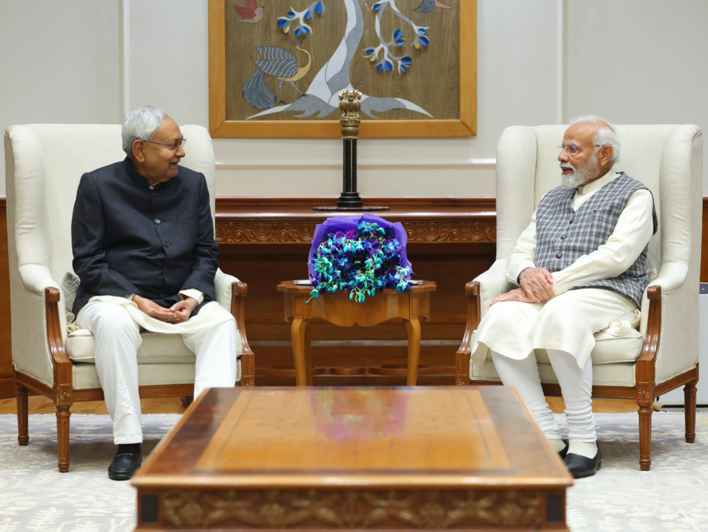 Nitish Kumar Meets PM Modi: CM नीतीश कुमार ने PM मोदी से की मुलाकात, NDA में वापसी के बाद पहली बार मिले
