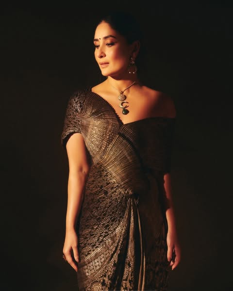 Kareena Kapoor Latest Photoshoot: करीना कपूर खान ने फिल्म फेस्टिवल के लिए कराया फोटोशूट, बॉलीवुड में पूरे किए 25 साल