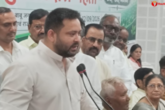 तुलसीदास मेहता की 7वीं पुण्यतिथि पर पटना में आयोजित स्मृति सभा में तेजस्वी यादव और अन्य नेता